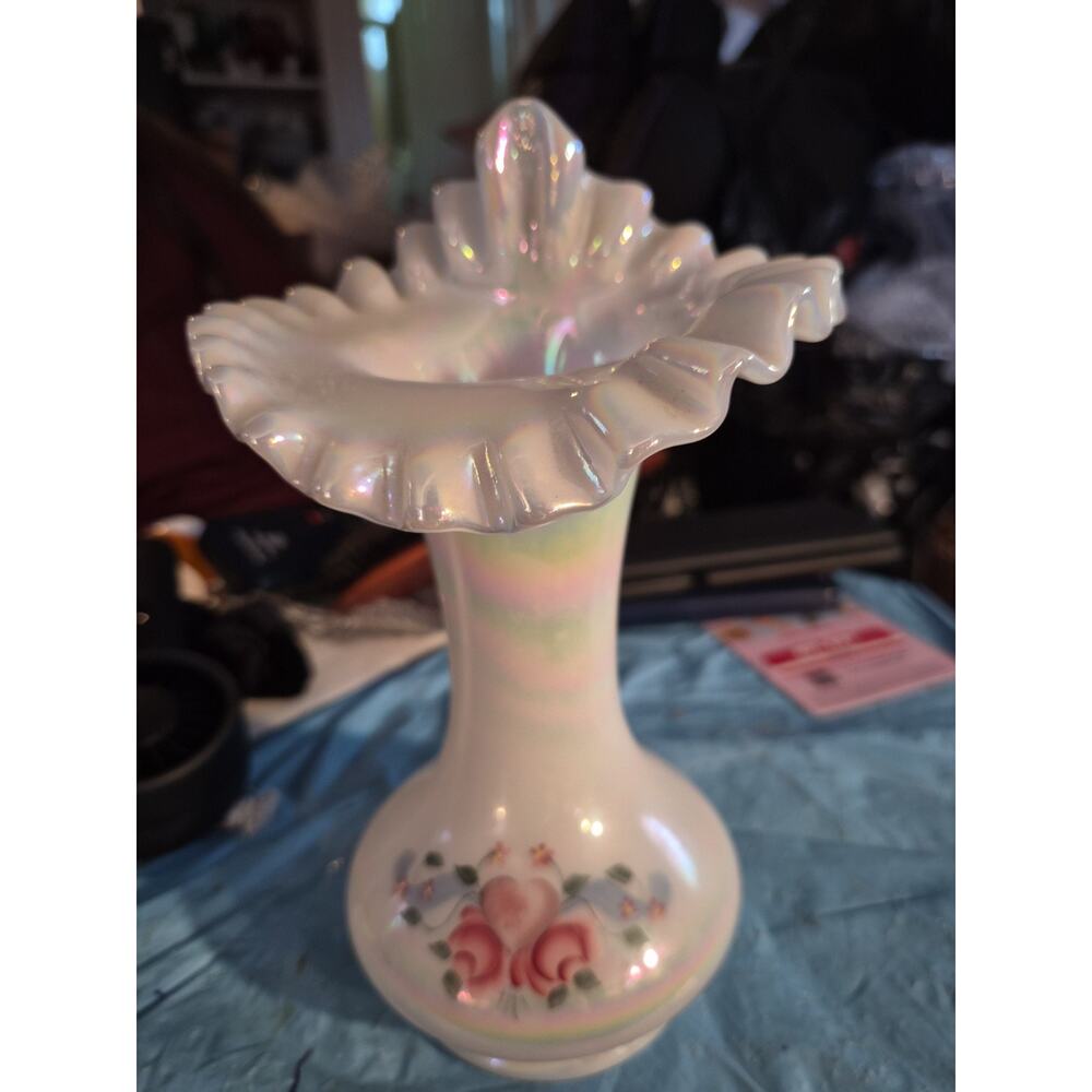 Vintage Fenton White 0palescence Hearts And Flowers Jack In The Pulpit Vase With - Picture 2 of 4